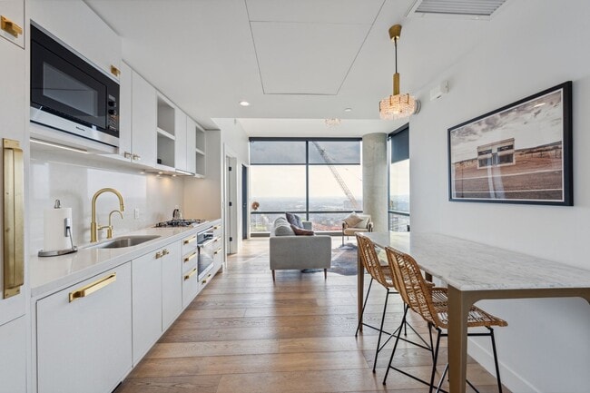 Building Photo - DOWNTOWN AUSTIN CONDO ON RAINEY STREET!! 1 BEDROOM 1 BATH - FULLY FURNISHED