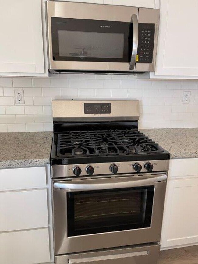 Building Photo - Great Galt 3 Bedroom
