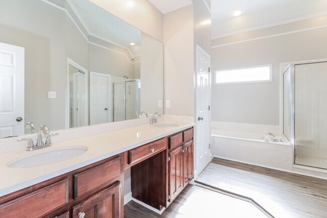 Building Photo - 2443 Minda Path