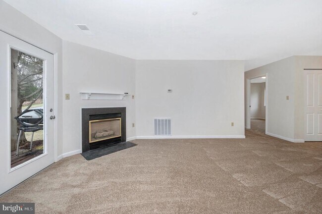 Building Photo - 10247 Redtail Ct