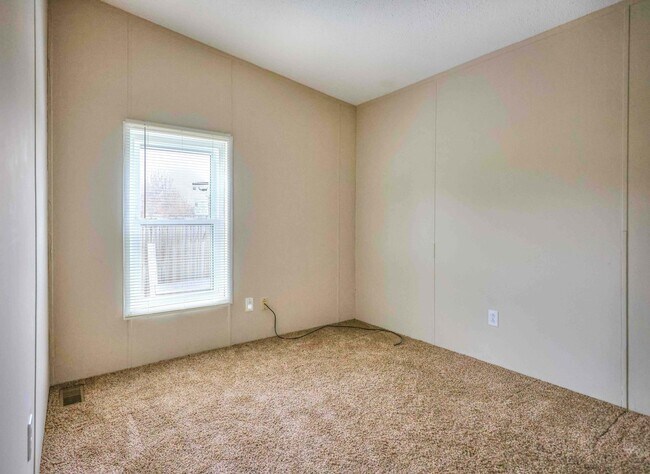 Building Photo - 3616 S Rock Quarry Rd