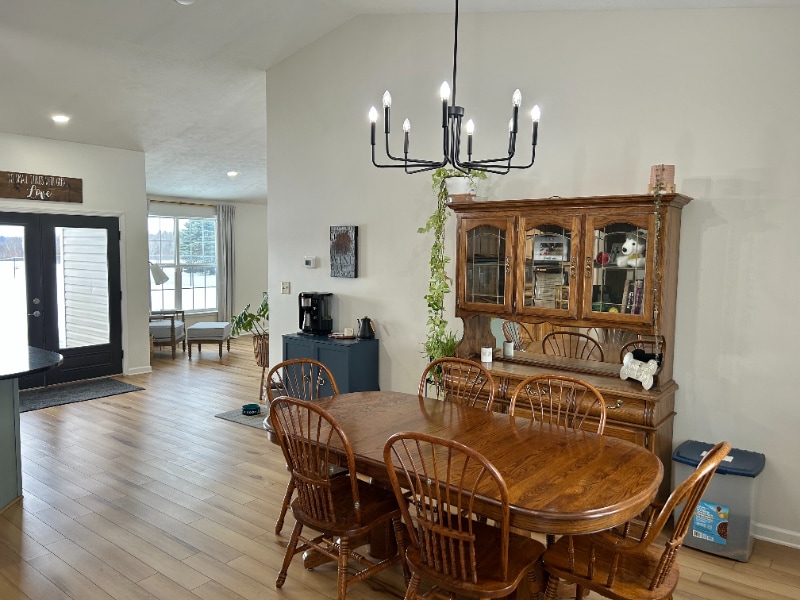 Building Photo - 40020 Selos Rd