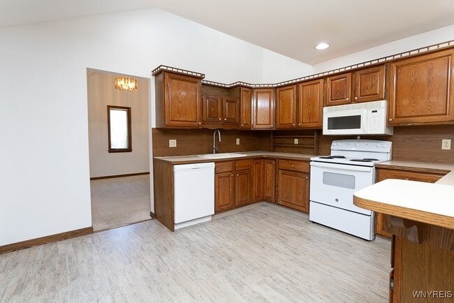Building Photo - 265 Depew Ave