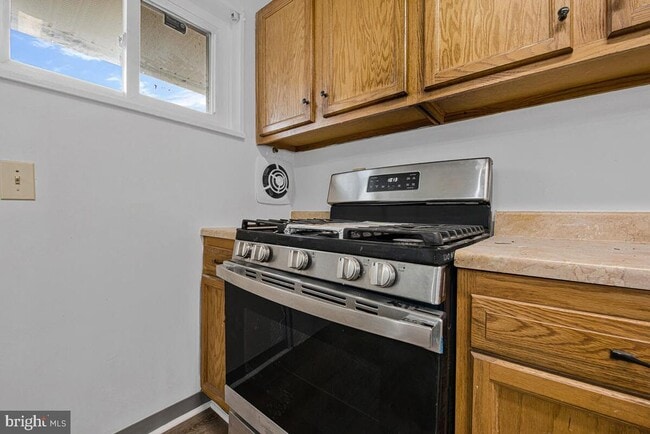 Building Photo - 908 Shelby Dr