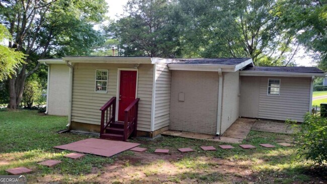 Building Photo - 16 Bromack Dr SE