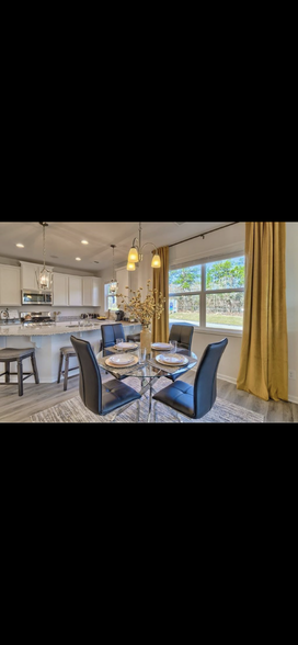 Dining - 1182 Sapphire Dr