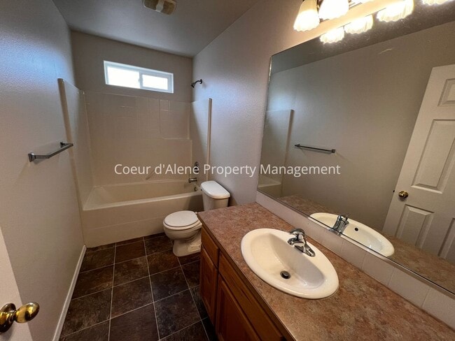 Building Photo - 3 bed, 2 bath house in Hayden