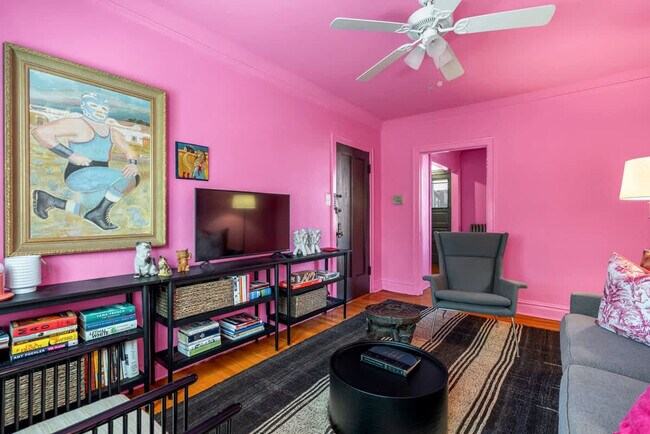 Building Photo - 3553 N Racine Ave