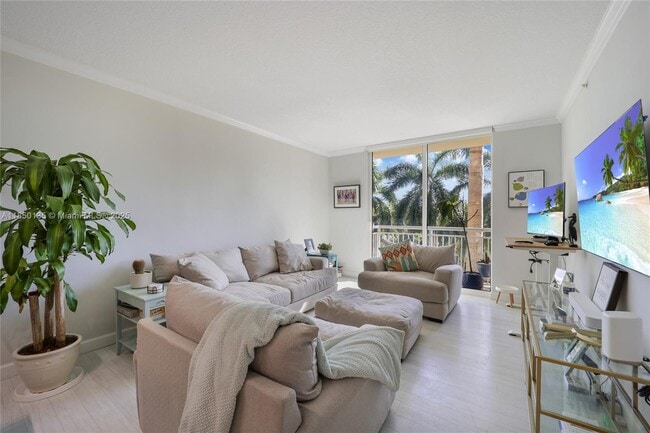Building Photo - 2000 N Bayshore Dr