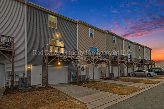 Building Photo - 8240 Waxhaw Hwy