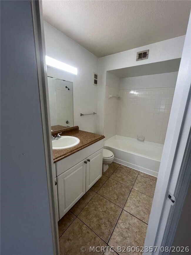 Building Photo - 12730 Vista Isles Dr