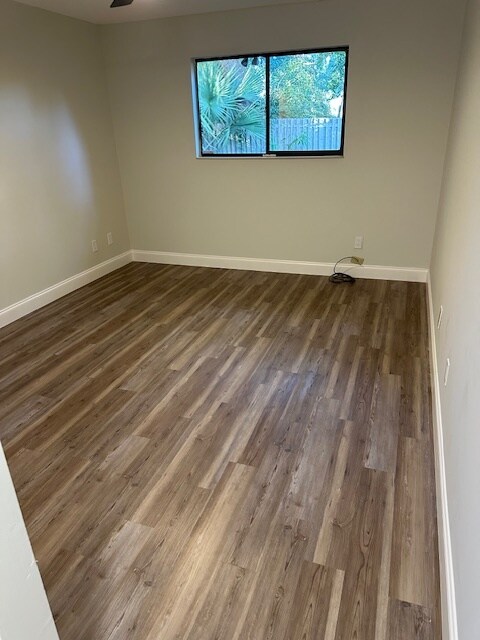 Building Photo - 3801 Crown Point Rd