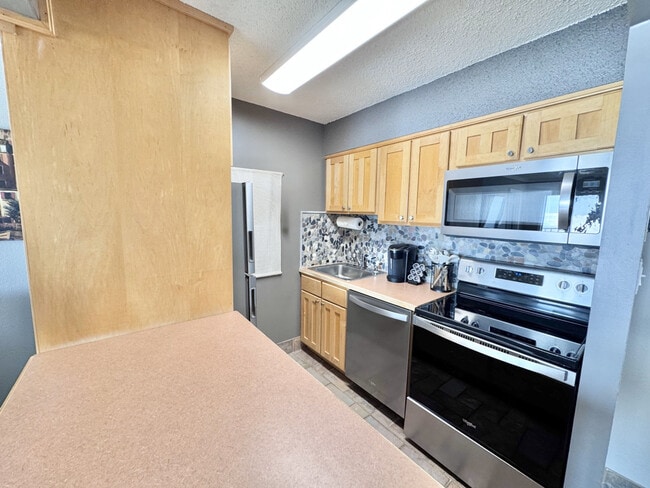 Building Photo - 303 Atlantic Ave