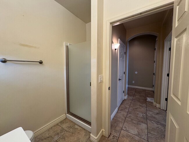 Building Photo - 4BR/3BA/2.5CG, 2534 sq.ft. rental with DEN in Sierra Vista, AZ