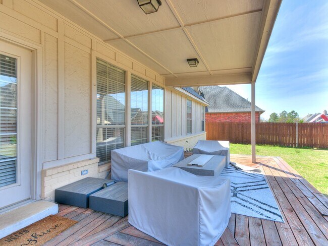 Building Photo - Gorgeous 2 Story Home In Bixby Schools!