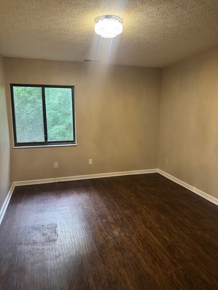 Building Photo - 3265 Mayfield Rd