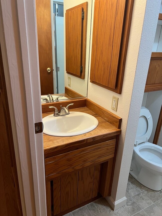 Building Photo - One Bedroom, One bath