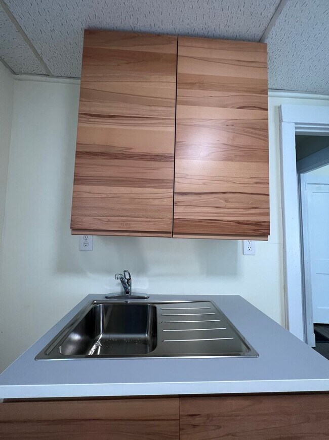 Building Photo - Cozy 1BR apartment now available!