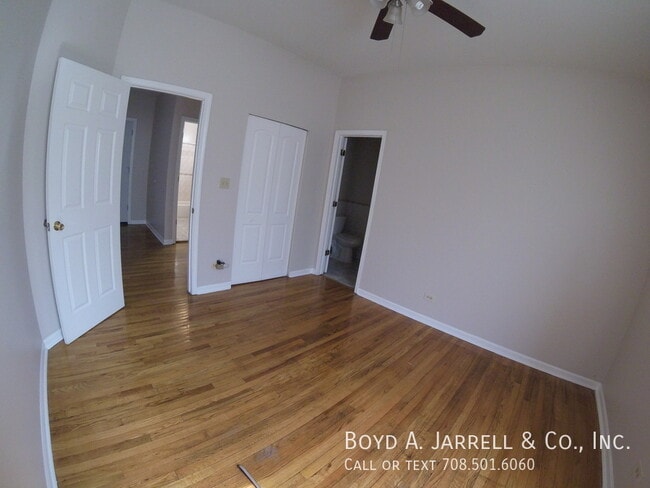Building Photo - 5659 S Indiana Ave