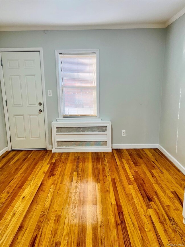 Building Photo - 15-42-42 Utopia Pkwy