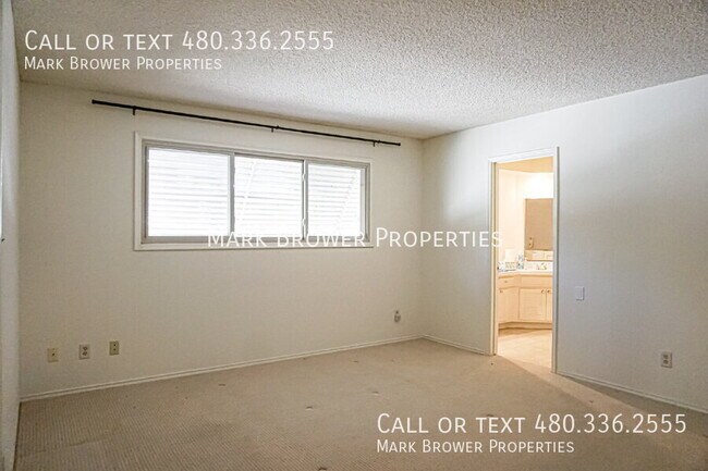 Building Photo - 8726 E Sells Dr