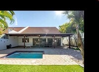 Building Photo - 665 Jeffery St