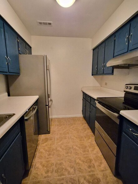 Building Photo - 1482 Stonebridge Cir