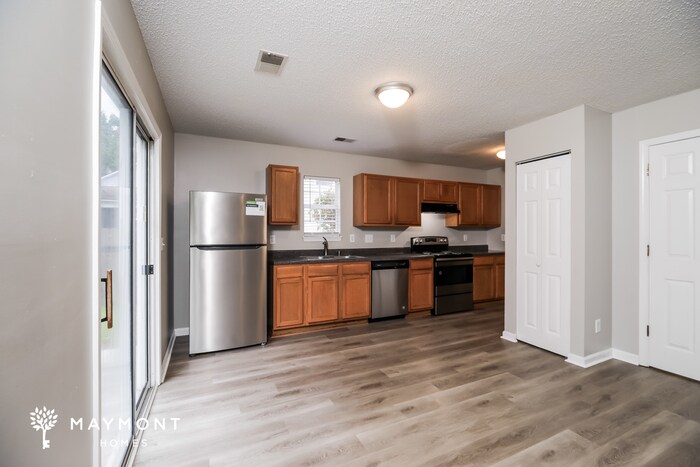 Building Photo - 121 Macallan Ct