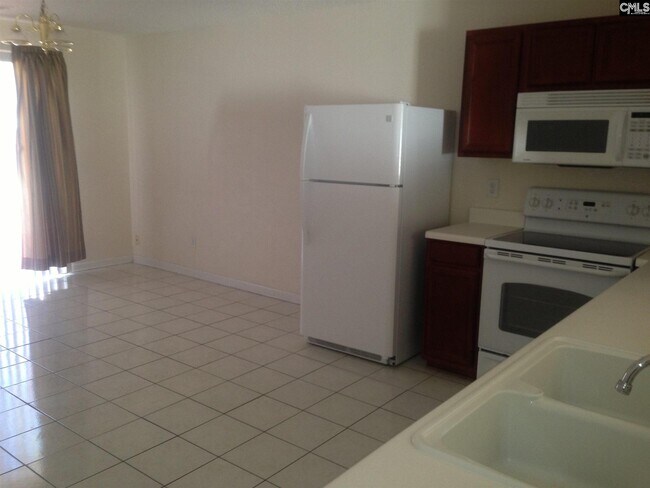 Building Photo - 208 Sterling Cross Dr