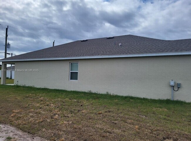 Building Photo - 3743 SW Port St Lucie Blvd