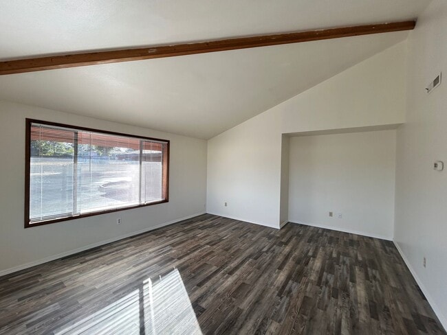 Building Photo - 6412-6416-6424 S 6th St.
