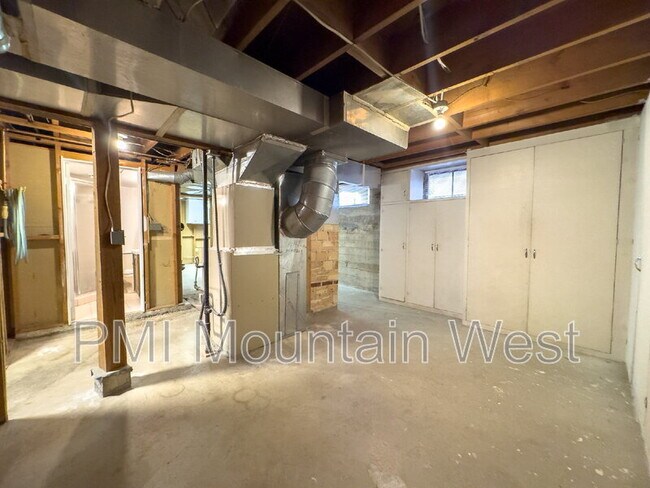 Building Photo - 2141 S 1700 E