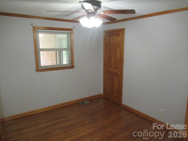 Building Photo - 7800 Cherry Point Dr
