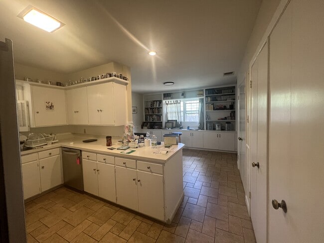 Building Photo - 3112 39th St