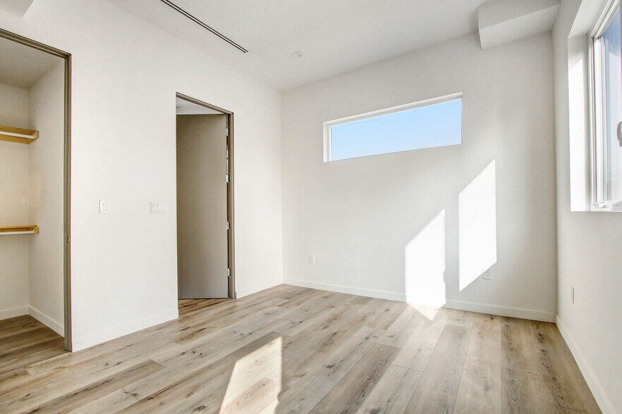 Building Photo - 5407 Huntington Dr N