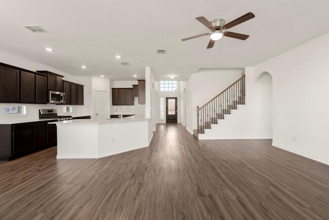 Building Photo - 400 Mante Ct