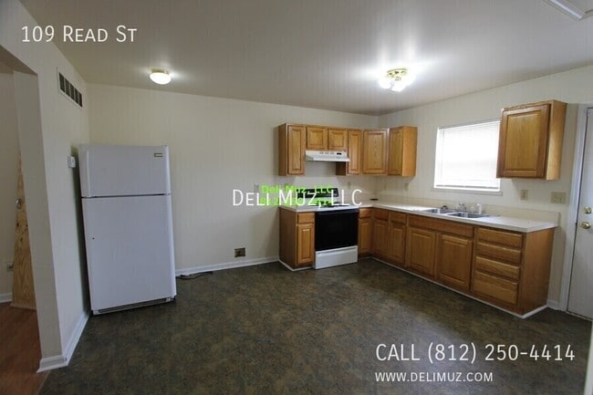 Building Photo - 109 Read St