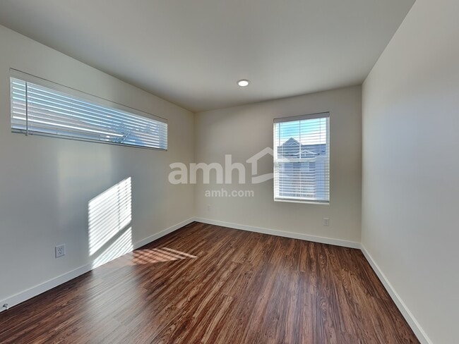 Building Photo - 23297 SE Dogwood St