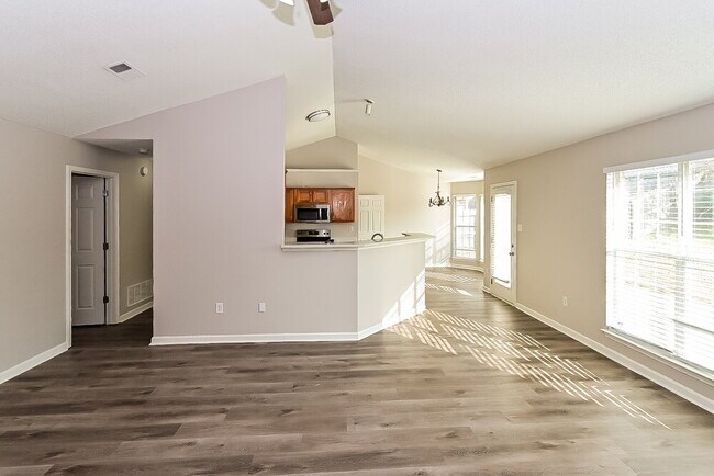 Building Photo - 5870 Tommy Joe Dr