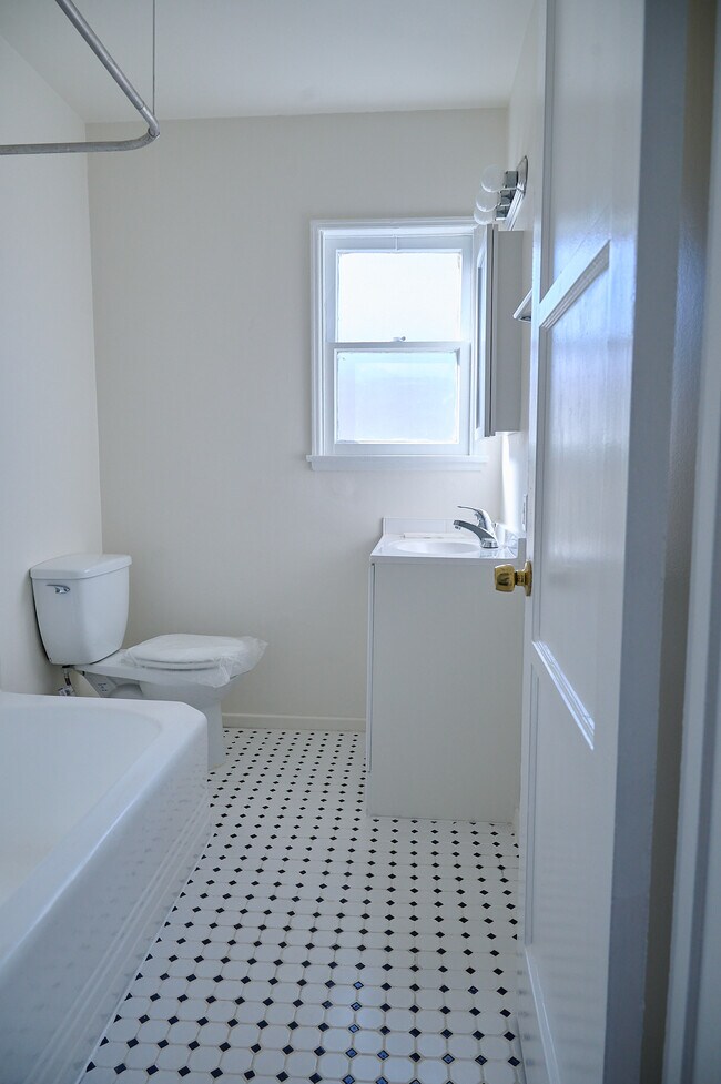 Building Photo - 5707 Clemson St