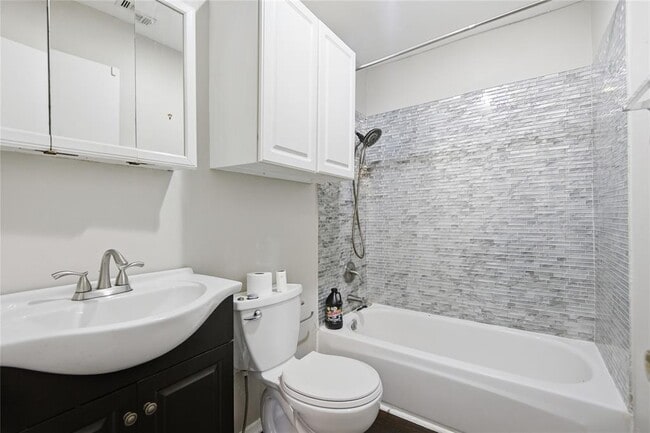 Building Photo - 2308 E 10th St