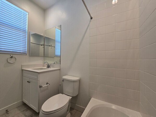 Building Photo - Modern Oceanside Home with Spacious Layout in a Desirable Community