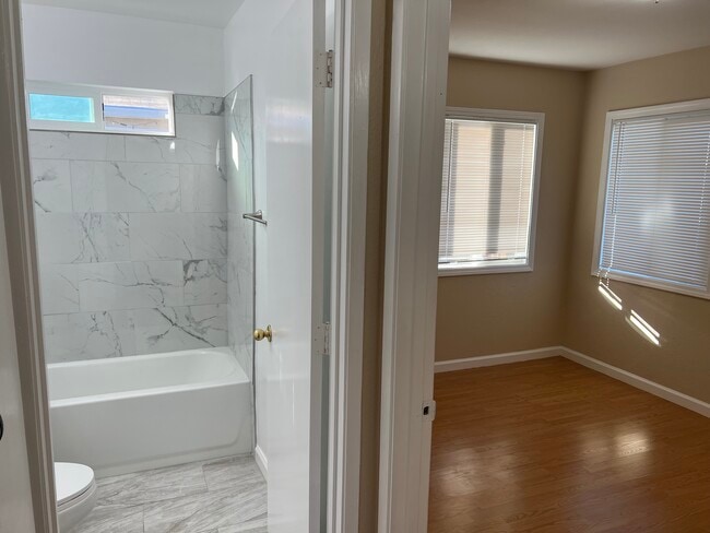 Building Photo - 37245 Locust St