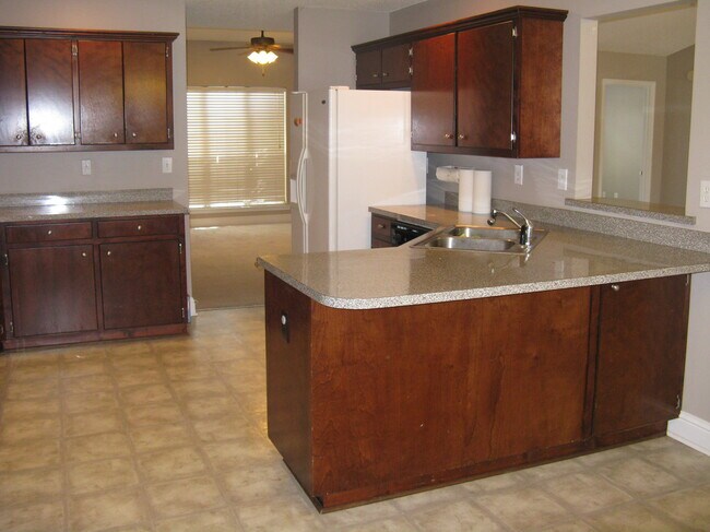 Kitchen - 2380 Polo Pl W