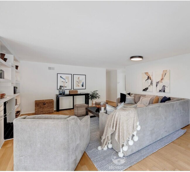 Building Photo - 28068 Santona Dr