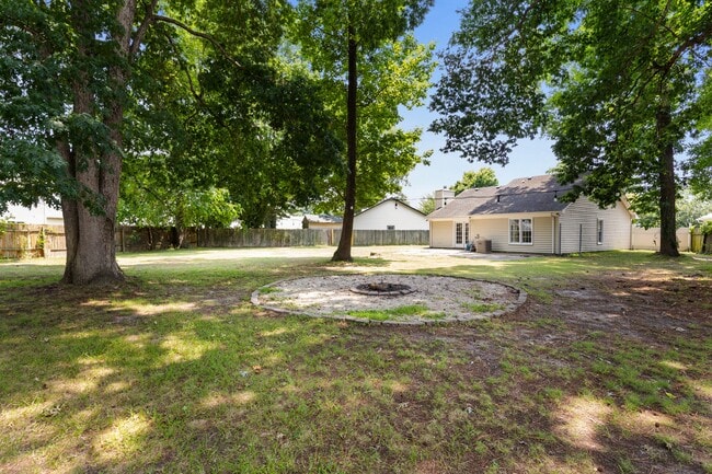 Building Photo - 609 Maxwood Ct
