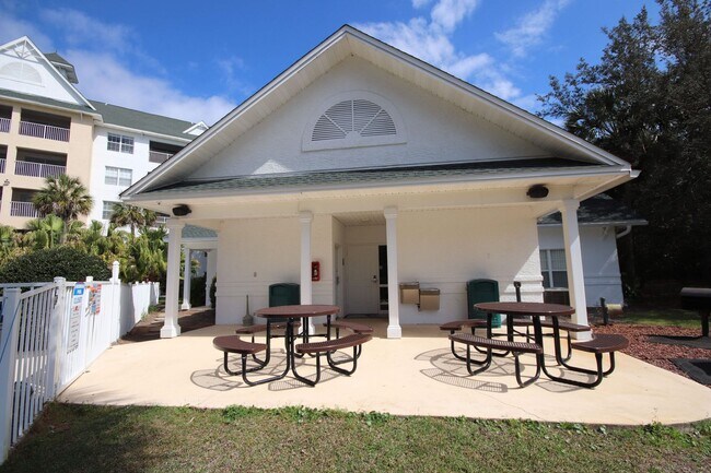 Building Photo - Florida Club at Bluewater Bay