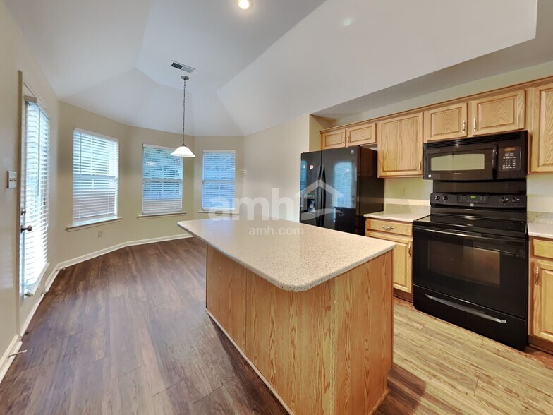 Building Photo - 5927 Peterson Ridge Ln