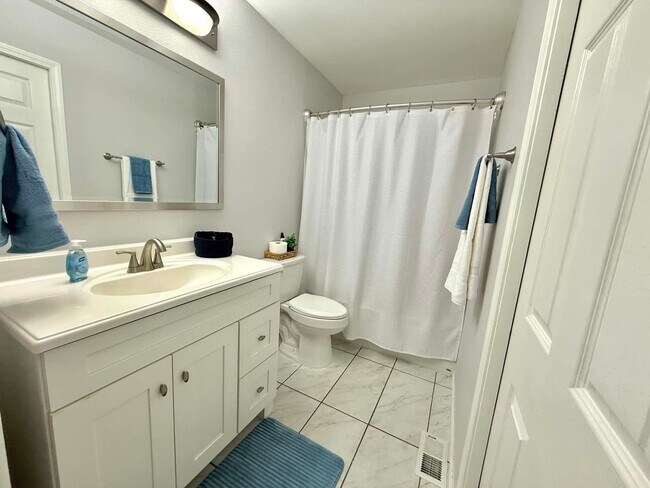 Building Photo - 17529 Silverwood Way