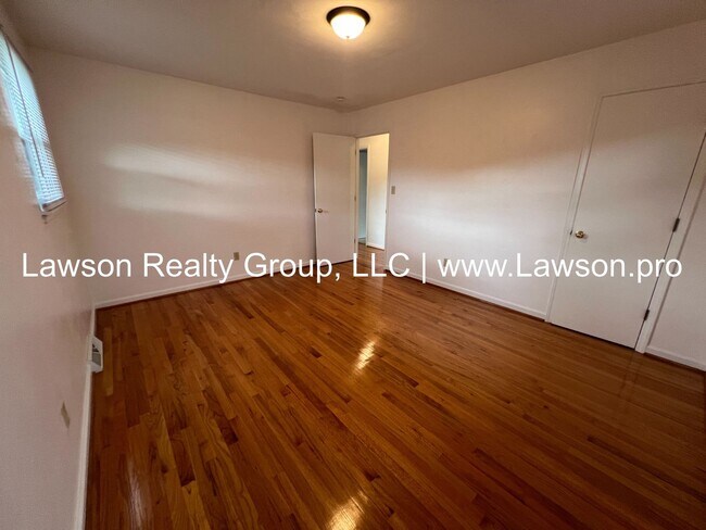 Building Photo - Very Nice Updated Ranch in Salem (Glenvar ...